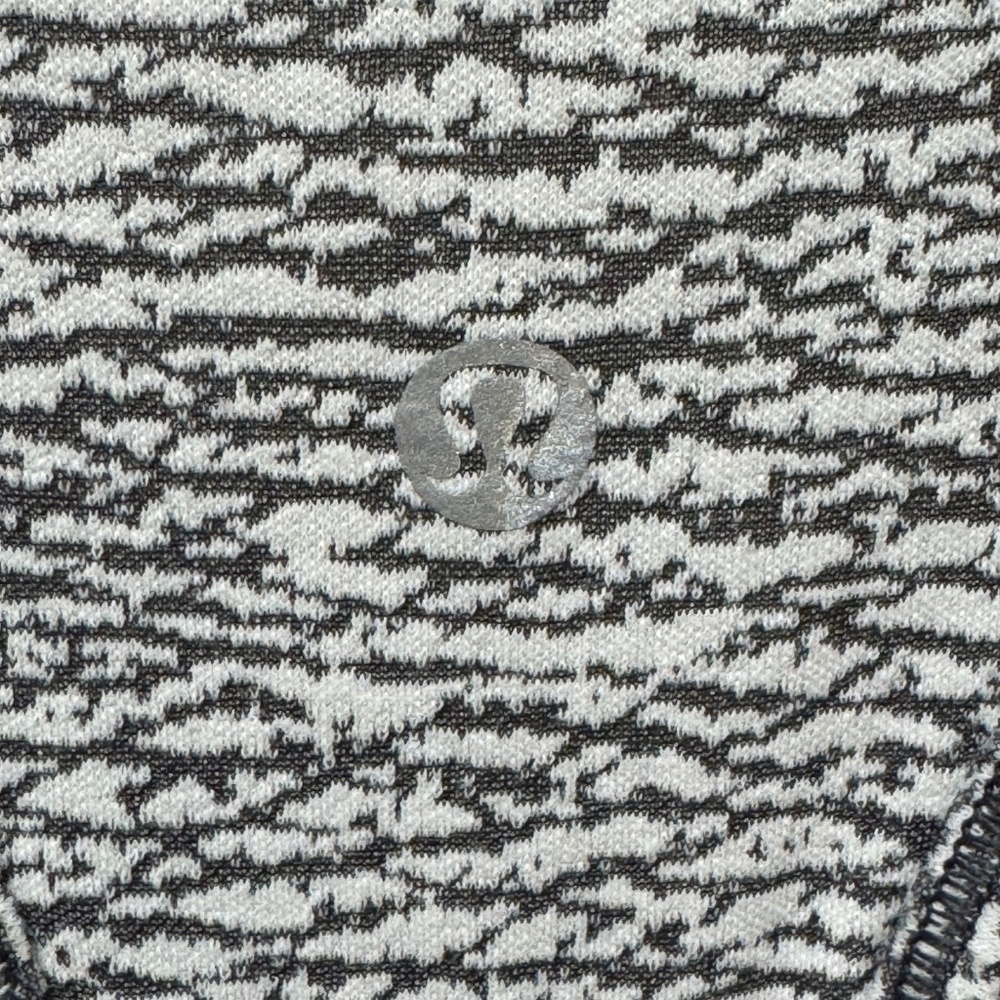 Lululemon Essential Tank - Sheer Luon Pebble Jacquard White Black - Picture 6 of 6